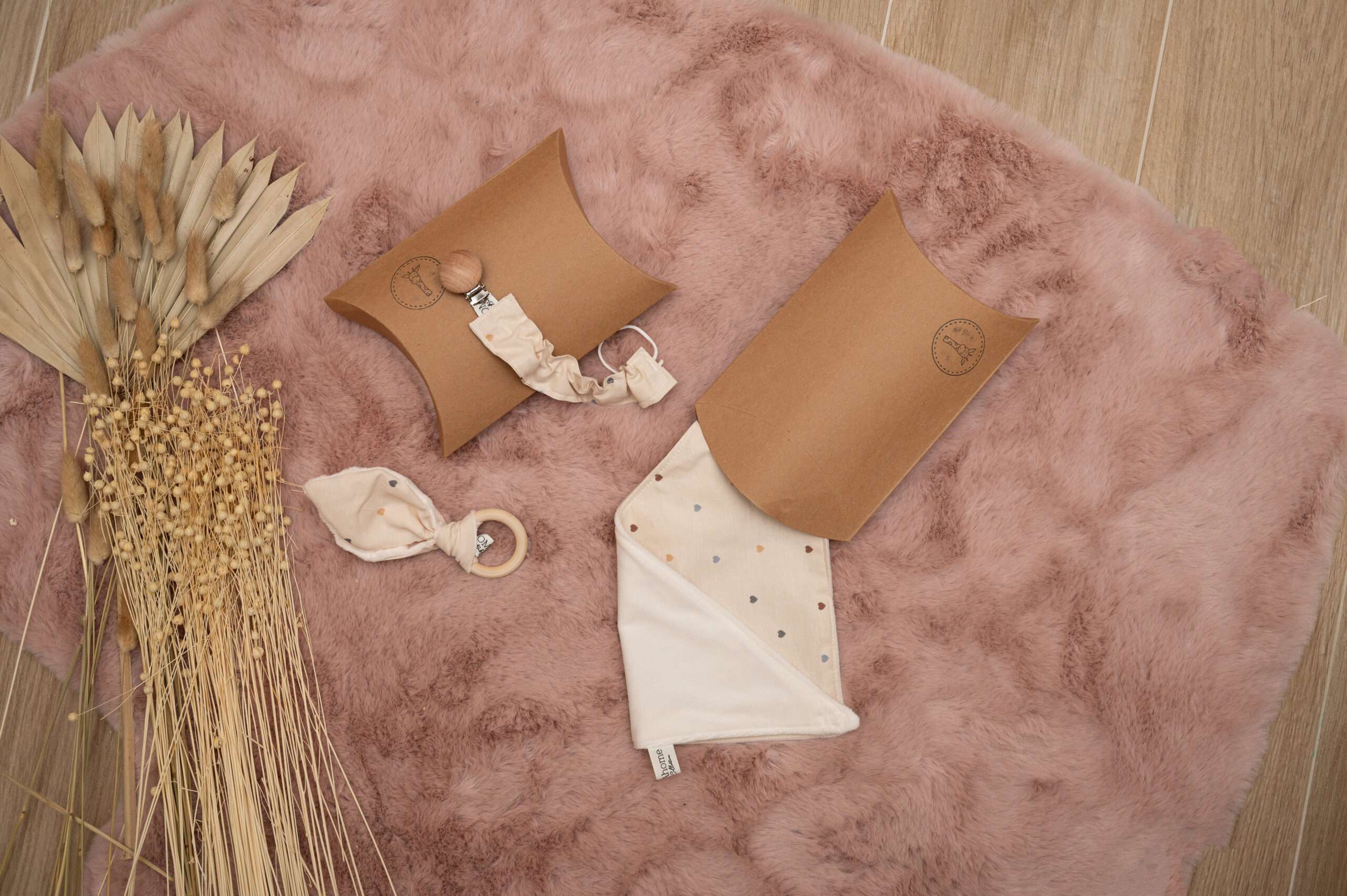 '-Newborn Kit (3 τεμάχια ) Beige Hearts - Image 2